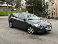 Usado Volvo V60 Momentum 115 HP (84 kW) 2012 Preto Carrinha
