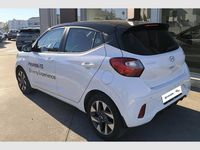 Novo Hyundai i10 Comfort 62 HP (45 kW) 2025 Atlas white tejadilho preto Citadino