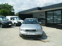 Usado Audi A4 115 HP (84 kW) 2000 Prata Sedan