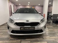 Usado Kia Ceed 136 HP (100 kW) 2021 Cinza Citadino