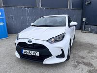 Usado Toyota Yaris Hybrid Comfort 115 HP (84 kW) 2021 Branco