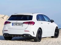Usado Mercedes A180 AMG line 116 HP (85 kW) 2021 Cinzento Citadino