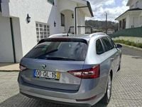 Usado Skoda Superb 120 HP (88 kW) 2015 Cinzento Citadino