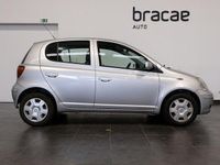 Usado Toyota Yaris 65 HP (47 kW) 2005 Cinzento