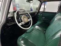 Usado Mercedes 200 55 HP (40 kW) 1967 Branco