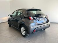 Usado Toyota Yaris Comfort 92 HP (67 kW) 2024 Cinza (pintura metalizada) Citadino