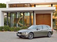 Usado BMW 330e Luxury Line 292 HP (214 kW) 2021 Cinzento Carrinha
