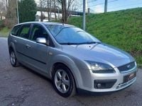 Usado Ford Focus 90 HP (66 kW) 2007 Cinzento Carrinha