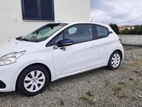 Usado Peugeot 208 68 HP (50 kW) 2015 Preto Citadino