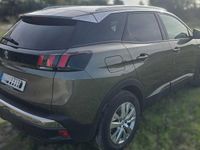 Usado Peugeot 3008 Active 130 HP (95 kW) 2018 Cinzento Sedan