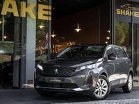 Usado Peugeot 5008 Active 130 HP (95 kW) 2022 Cinza antracite Monovolume
