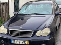 Usado Mercedes C220 140 HP (102 kW) 2003 Sedan