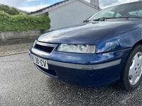 Usado Opel Calibra 150 HP (110 kW) 1993 Azul Coupé