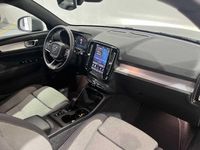 Usado Volvo XC40 163 HP (119 kW) 2025 Prateado SUV