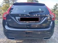 Usado Volvo V60 Momentum 181 HP (133 kW) 2014 Preto Carrinha