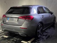 Usado Mercedes A180 116 HP (85 kW) 2018 Cinzento Citadino