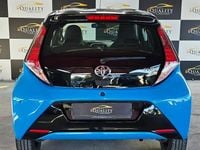 Usado Toyota Aygo X-cite 69 HP (50 kW) 2016 Azul Citadino