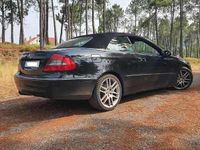 Usado Mercedes CLK320 220 HP (161 kW) 2006 Preto