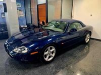 Usado Jaguar XK 284 HP (208 kW) 1997 Azul