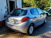 Usado Peugeot 208 Active 102 HP (75 kW) 2018 Cinzento Citadino