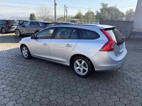 Usado Volvo V60 120 HP (88 kW) 2015 Cinzento Carrinha