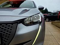 Usado Peugeot e-208 Active 100 kW (136 HP) 2020 Cinza Citadino