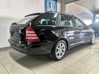 Usado Mercedes C180 143 HP (105 kW) 2004 Preto Carrinha