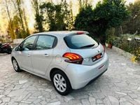 Usado Peugeot 208 68 HP (50 kW) 2018 Cinzento Citadino