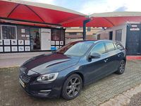 Usado Volvo V60 Summum 181 HP (133 kW) 2014 Preto Carrinha
