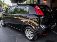 Usado Fiat Punto Easy 95 HP (69 kW) 2018 Preto Citadino