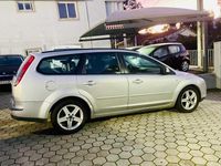 Usado Ford Focus 109 HP (80 kW) 2007 Cinzento Carrinha