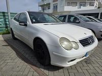 Usado Mercedes C220 143 HP (105 kW) 2001 Branco Coupé