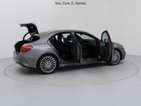 Usado Mercedes A180 AMG 116 HP (85 kW) 2025 Cinza Sedan