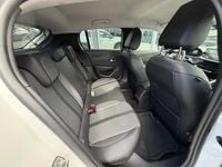 Usado Peugeot e-208 Allure 100 kW (136 HP) 2021 Branco Citadino