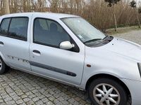 Usado Renault Clio II 58 HP (42 kW) 2002 Sedan