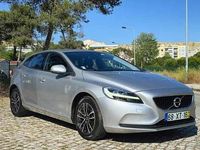 Usado Volvo V40 150 HP (110 kW) 2019 Cinzento Carrinha