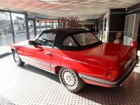 Usado Mercedes SL280 197 HP (144 kW) 1983 Vermelho Cabrios
