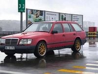 Usado Mercedes E300 109 HP (80 kW) 1995 Vermelho Carrinha