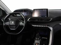 Usado Peugeot 3008 120 HP (88 kW) 2018 Preto SUV