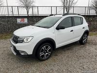 Usado Dacia Sandero Stepway 90 HP (66 kW) 2018 Branco SUV