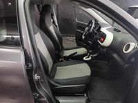 Usado Renault Twingo Techno 60 kW (82 HP) 2021 Cinza escuro Citadino