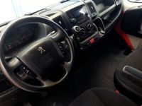 Usado Peugeot Boxer 110 HP (80 kW) 2017 Vermelho Van