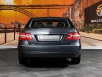 Usado Mercedes E250 Elegance 204 HP (150 kW) 2009 Cinza Sedan