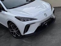 Usado MG MG4 EV Luxury 150 kW (204 HP) 2023 Branco Citadino