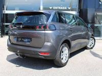 Usado Peugeot 5008 Allure 130 HP (95 kW) 2021 Cinzento Monovolume