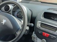 usado Peugeot 107 gasolina 1.0