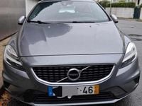 Usado Volvo V40 150 HP (110 kW) 2017 Cinzento Citadino