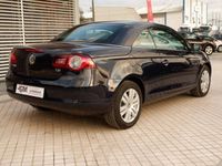 Usado VW Eos 122 HP (89 kW) 2008 Azul Cabrios