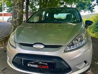 Usado Ford Fiesta 85 HP (62 kW) 2011 Cinzento Citadino