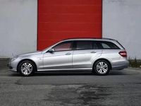 Usado Mercedes E220 Avantgarde 170 HP (125 kW) 2010 Cinzento Carrinha